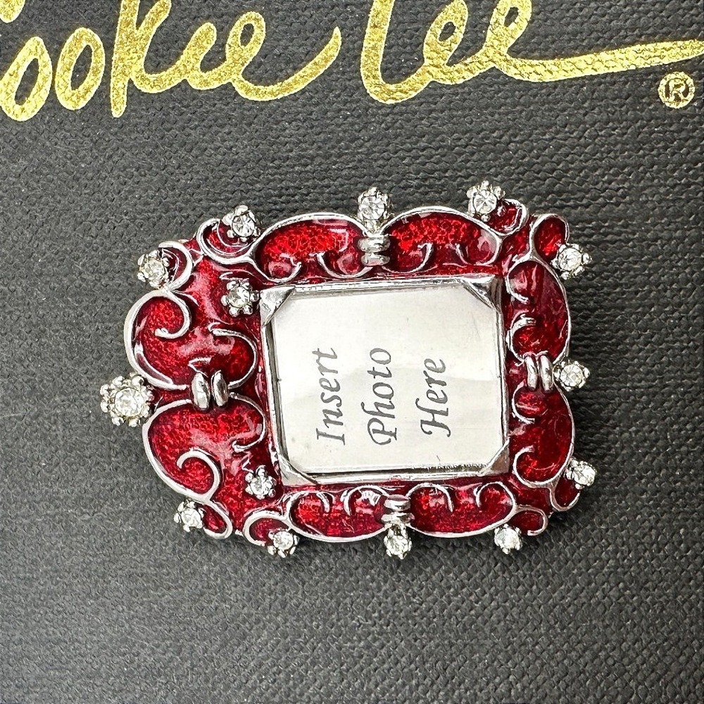 Vintage 90s Y2K Cookie Lee Red Enamel Picture Frame Silver Tone‎ Brooch Pin